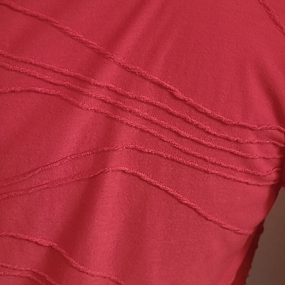 Women's Red shirt Size medium - Picture 4 of 6